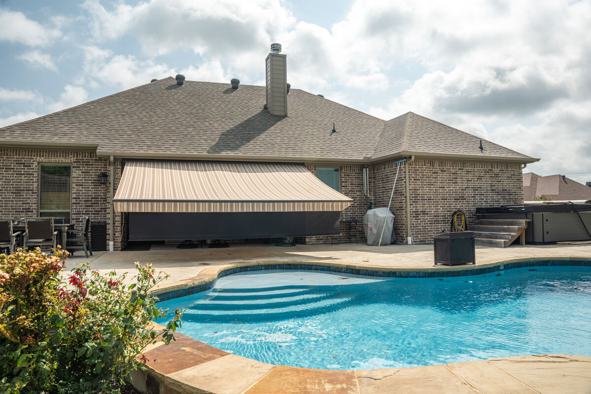 Awning with Drop Screen