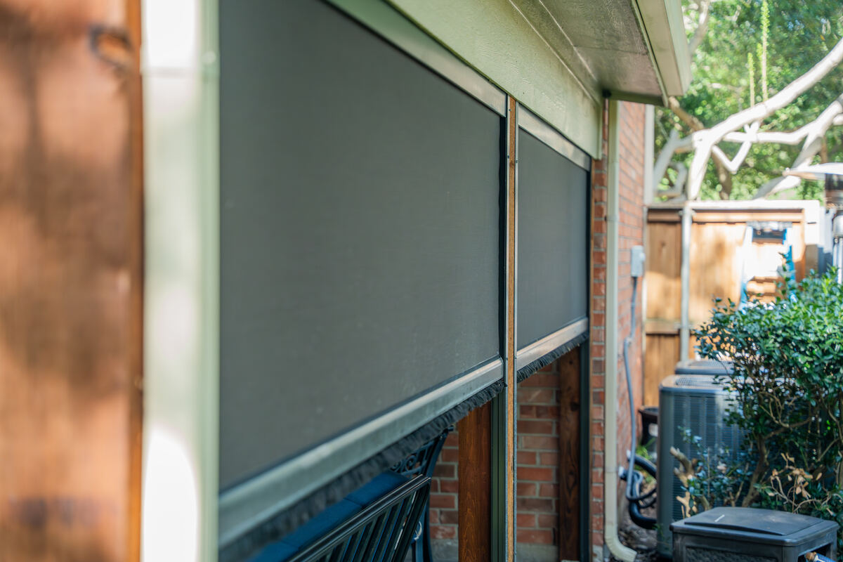 Black Hardware Screens